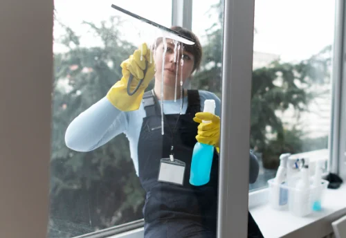 Nettoyage de vitres intérieures et extérieures à Spézet